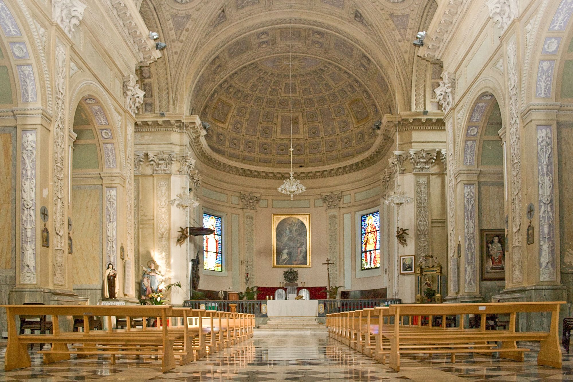 Interno barocco della Chiesa di Santa Maria Assunta ad Acuto