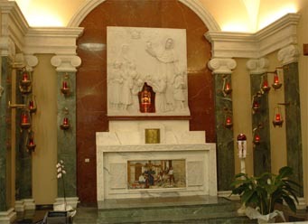 Altare dedicato a Santa Maria De Mattias, nata ad Acuto